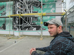 m-city Arbeit am Wandbild Hamtorwall 44, Foto: Stegemann